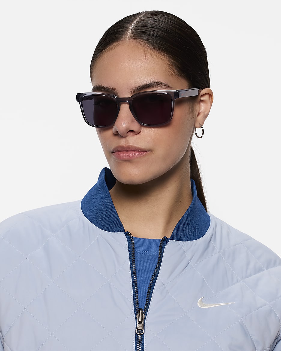 【NIKE】Livefree Chic LB HF0161 060 Anthracite (Dark Grey) Nike LiveFree Iconic Sunglasses. Nike.com